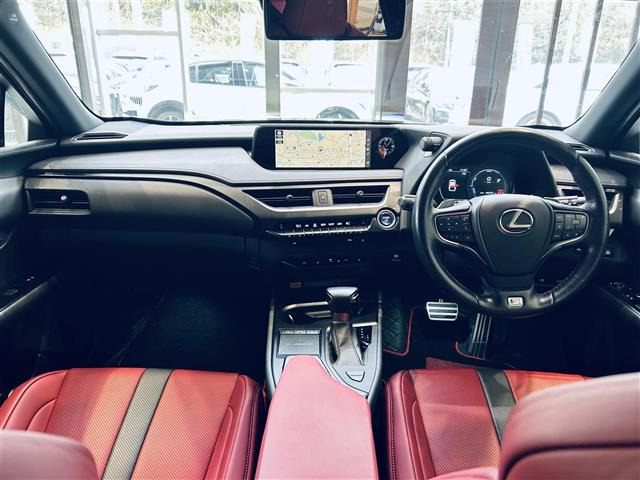 UX250h Fスポーツ 4WD