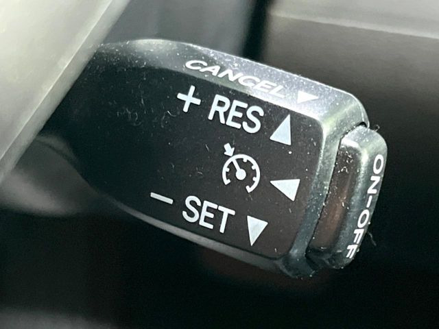 �y�N���[�Y�R���g���[���z�������H�����N���N���s�B�A�N�Z���𗣂��Ă���葬�x�ő��s���ł��A�������^�]���̕��S���y��!�����E�������ȒP�ȃX�C�b�`����Œ����ł��܂��B