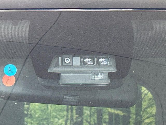 �y�g���^�Z�[�t�e�B�Z���X�z���s���ɑO���̎ԗ�����F�����A�Փ˂������Ȏ��͌x��ƃu���[�L�ŏՓˉ���Ɣ�Q�y�����A�V�X�g�B�����S�Ƀh���C�u�����y���݂��������܂��B