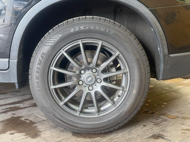 �y17�C���`�A���~�z�C�[���z�O�ςɃ}�b�`�����A���~�z�C�[���𑕒����Ă���܂��B�e��A���~�z�C�[����A�X�^�b�h���X�^�C�����戵�����Ă���܂��B���񂲑��k����������