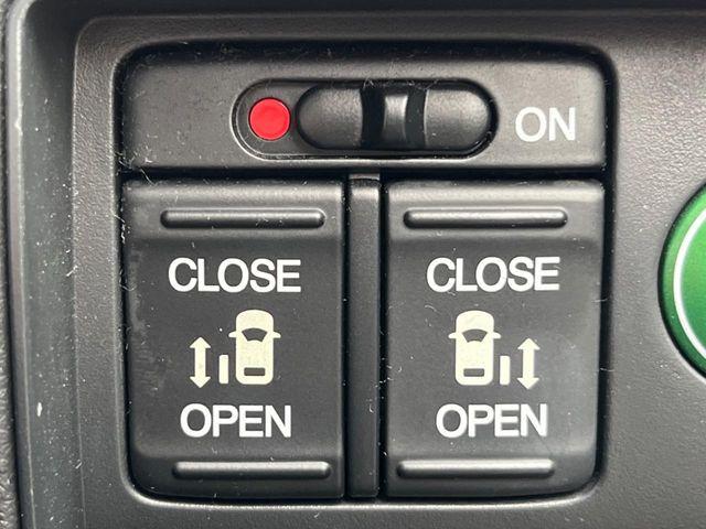 �y�����p���[�X���C�h�h�A�z�X�}�[�g�L�[��^�]�Ȃ̃X�C�b�`�Ō�ȗ����X���C�h�h�A�̊J���\���d��������͂����ăh�A���J����K�v�������A�����Ȃ��q�l�ł��ȒP�ɊJ���߂ł����K�ł���