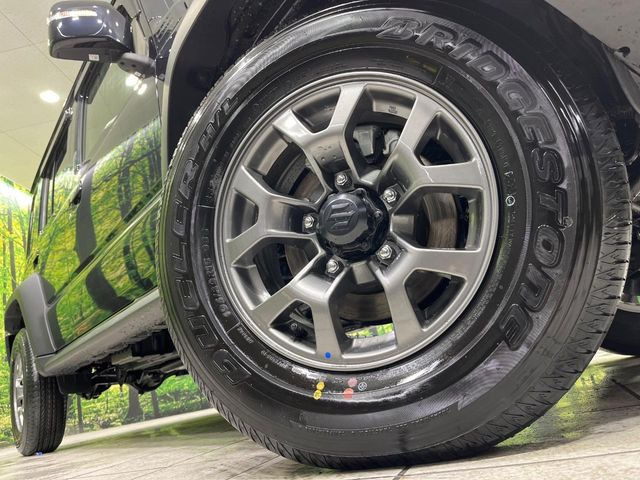 �y����15�C���`�A���~�z�C�[���z�O�ςɃ}�b�`���������A���~�z�C�[���𑕒����Ă���܂��B�e��ЊO�A���~�z�C�[����A�X�^�b�h���X�^�C�����戵�����Ă���܂��B���񂲑��k����������