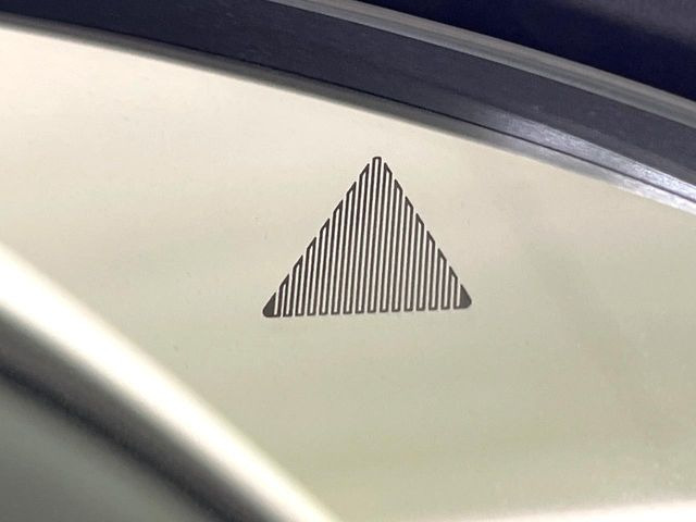 �y�u���C���h�X�|�b�g���j�^�����O�z���s���A�h�A�~���[�̎��p�ɂȂ�₷���ӏ��Ɍ㑱�Ԃ��ڋ߂���ƃT�C�h�~���[�t�߂Ɍx����\���A�h���C�o�[�ɒ��ӊ��N�����Ă���܂��B