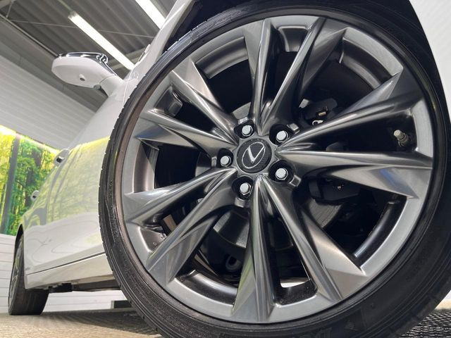 �y����19�C���`�A���~�z�C�[���z�O�ςɃ}�b�`���������A���~�z�C�[���𑕒����Ă���܂��B�e��ЊO�A���~�z�C�[����A�X�^�b�h���X�^�C�����戵�����Ă���܂��B���񂲑��k����������