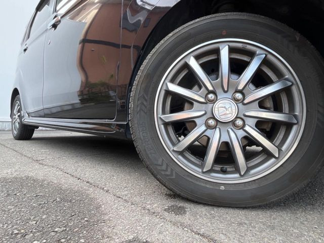 �y����14�C���`�A���~�z�C�[���z�O�ςɃ}�b�`���������A���~�z�C�[���𑕒����Ă���܂��B�e��ЊO�A���~�z�C�[����A�X�^�b�h���X�^�C�����戵�����Ă���܂��B���񂲑��k����������