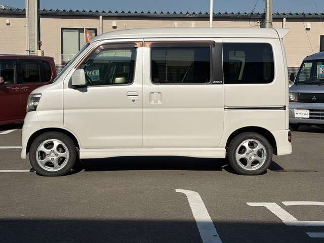 �X�܏Z�� ����s���1-1-31 TEL092-558-5957 �u�T�Ηj���A���T���j���͒�x���ƂȂ�܂��B ���C�y�ɂ��A���������܂�!