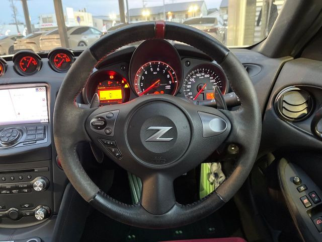 �y�����v�����X�e�A�����O�z�㎿�Ȋv���g�p���邱�ƂŁA��ɂ����������݂ƂĂ��^�]���₷���n���h���ł���