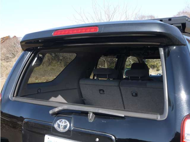 �T�[�t�̐ꔄ�����A�n�b�`�E�C���h�E�A������˂������ĉ^�ׂ�D�����(^^�������������Ƃ��n�b�`���J���グ��K�v������܂���!