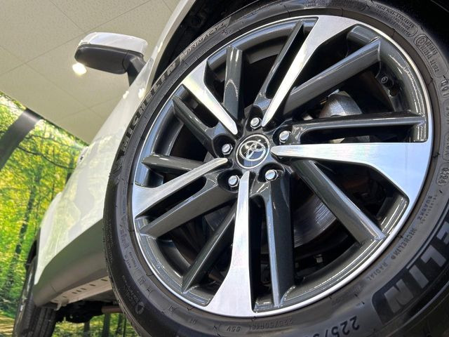 �y����18�C���`�A���~�z�C�[���z�O�ςɃ}�b�`���������A���~�z�C�[���𑕒����Ă���܂��B�e��ЊO�A���~�z�C�[����A�X�^�b�h���X�^�C�����戵�����Ă���܂��B���񂲑��k����������