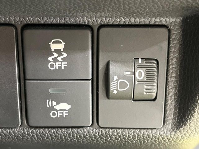 �y������h�~���u�z�ԗ��̉���������m����ƁA�����I�Ɏԗ��̐i�s������ۂ悤�Ɏԗ��𐧌䂵�܂��B�J�̓��ȂǊ���₷���H�ʏ󋵂ł����S�ȉ^�]���\�ł��B