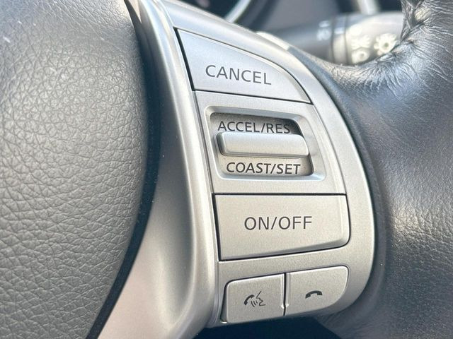 �y�N���[�Y�R���g���[���z�������H�����N���N���s�B�A�N�Z���𗣂��Ă���葬�x�ő��s���ł��A�������^�]���̕��S���y��!�����E�������ȒP�ȃX�C�b�`����Œ����ł��܂��B