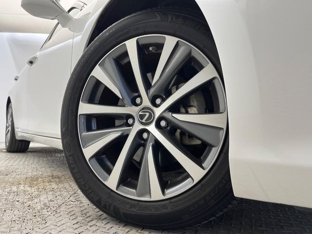 �y����17�C���`�A���~�z�C�[���z�O�ςɃ}�b�`���������A���~�z�C�[���𑕒����Ă���܂��B�e��ЊO�A���~�z�C�[����A�X�^�b�h���X�^�C�����戵�����Ă���܂��B���񂲑��k����������