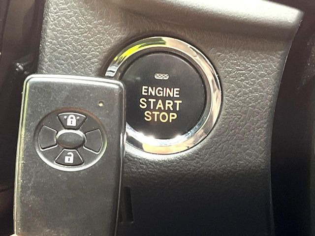 �y�X�}�[�g�L�[�z�J�o����|�P�b�g�ɓ��ꂽ�܂܂ł��h�A�̎{���E�������\�ȃX�}�[�g�L�[�𑕔��B�G���W���̃I���E�I�t�����J�M�����o���K�v����������Ƃ��Ă��֗��ł���