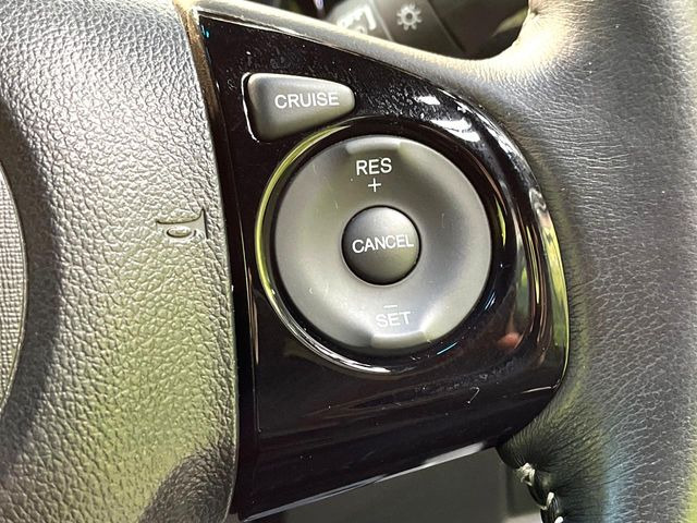 �y�N���[�Y�R���g���[���z�������H�����N���N���s�B�A�N�Z���𗣂��Ă���葬�x�ő��s���ł��A�������^�]���̕��S���y��!�����E�������ȒP�ȃX�C�b�`����Œ����ł��܂��B