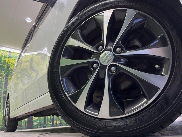 �y����15�C���`�A���~�z�C�[���z�O�ςɃ}�b�`���������A���~�z�C�[���𑕒����Ă���܂��B�e��ЊO�A���~�z�C�[����A�X�^�b�h���X�^�C�����戵�����Ă���܂��B���񂲑��k����������