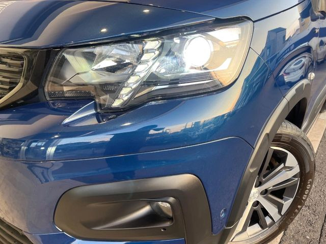 ��LED�w�b�h���C�g:��ԑ��s�����ǍD�Ȏ��E���m�ۂ����S���ĉ^�]�ł��鍂�P�xLED�w�b�h���C�g�𑕔�!�_�����x�������A����d�͂��}�����Ă��܂��B