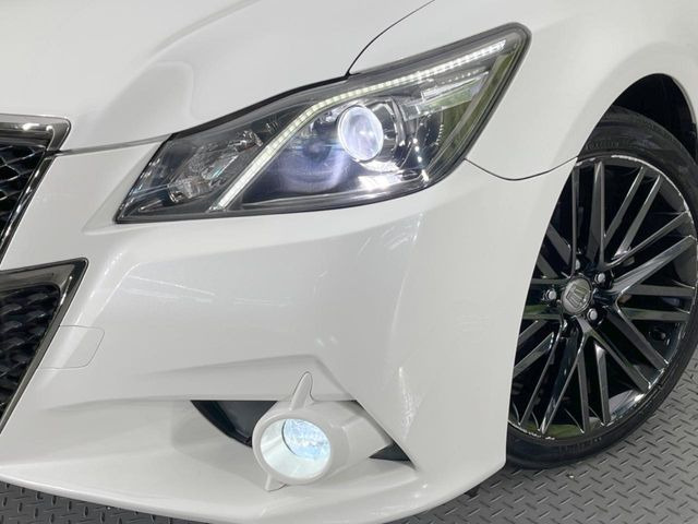 �yLED�w�b�h���C�g�z���V����ԑ��s�����ǍD�Ȏ��E���m�ۂ����S���ĉ^�]�ł��鍂�P�xLED�w�b�h���C�g�𑕔�!�_�����x�������A����d�͂��}�����Ă��܂��B