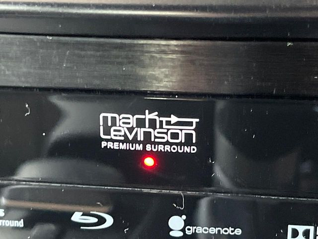 �y�}�[�N���r���\���T�E���h�V�X�e���z���[�J�[�I�v�V�����̍��i�ʃT�E���h�V�X�e���𓋍ځB��p�̃`���[�j���O���{���ꂽ�召�l�X�ȃX�s�[�J�[����ǎ��ȃT�E���h���t�ł��A�Տꊴ���ӂ�鉹����Ԃ����o���܂��B