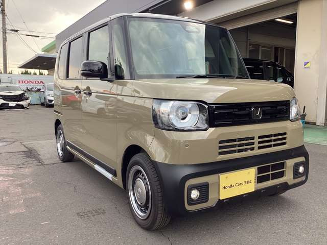 N-BOXジョイ 2トーン