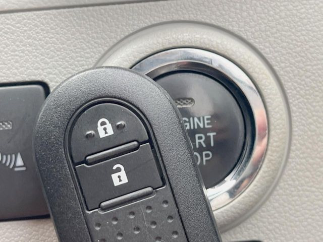 �y�X�}�[�g�L�[�z�J�o����|�P�b�g�ɓ��ꂽ�܂܂ł��h�A�̎{���E�������\�ȃX�}�[�g�L�[�𑕔��B�G���W���̃I���E�I�t�����J�M�����o���K�v����������Ƃ��Ă��֗��ł���