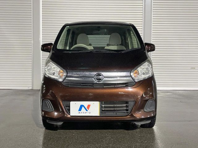 弊社では、全車『修復歴なし』のお車のみ取り扱っております。専任バイヤーによる厳選した仕入れの後、入庫後の車両チェックを行い、ネクステージが認定した高品質な中古車をご提供しております。