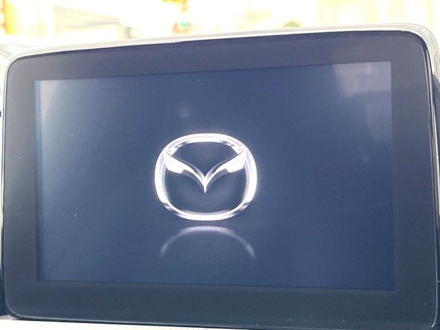 �y�}�c�_�R�l�N�g�i�r�z�ԓ��̕��͋C�Ƀ}�b�`������̌^�^�C�v�̃i�r�B�e����q�ݒ��Bluetooth�Đ����A�l�X�ȋ@�\���y���߂܂��B�����I�ȃ_�C�������삪�\�ŁA�g��������ǍD�ł��B