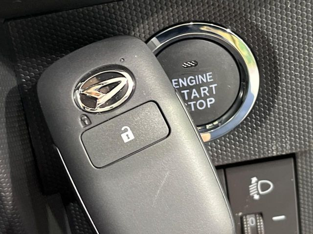 �y�L�[�t���[�V�X�e���z�J�o����|�P�b�g�ɓ��ꂽ�܂܂ł��h�A�̎{���E�������\�ȃX�}�[�g�L�[�𑕔��B�G���W���̃I���E�I�t�����J�M�����o���K�v����������Ƃ��Ă��֗��ł���