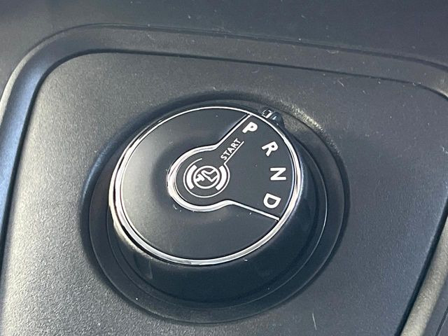 ��MT���[�h�t��AT:�ʏ�͎����ł����Ȃ���ϑ�(�M�A�`�F���W)���h���C�o�[�̑���ɂ���ĈӐ}�I�ɕς�����V�X�e���ł��B����w���i�̃h���C�u�����y���݂��������܂�!