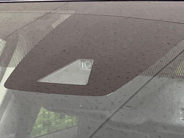 �y�g���^�Z�[�t�e�B�Z���X�z���s���ɑO���̎ԗ�����F�����A�Փ˂������Ȏ��͌x��ƃu���[�L�ŏՓˉ���Ɣ�Q�y�����A�V�X�g�B�����S�Ƀh���C�u�����y���݂��������܂��B