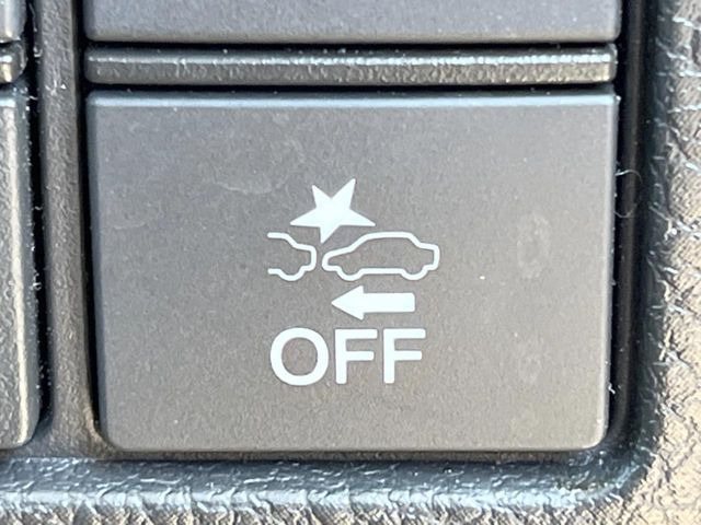 �y�z���_�Z���V���O�z���s���ɑO���̎ԗ�����F�����A�Փ˂������Ȏ��͌x��ƃu���[�L�ŏՓˉ���Ɣ�Q�y�����A�V�X�g�B�����S�Ƀh���C�u�����y���݂��������܂��B