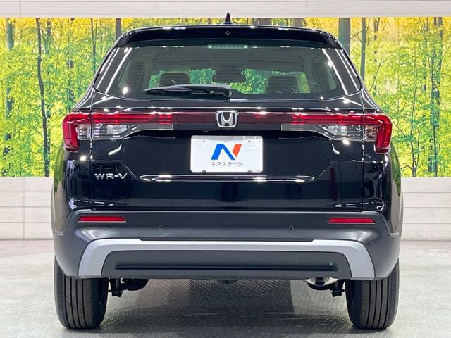 安心の最長10年・走行無制限保証(有償)をご用意。保証内容も充実はもちろん、無料点検&オイル交換や、年中無休の全国・24時間ロードサービスも付帯されておりますのでご安心下さい。