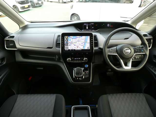 セレナ1.2 e-POWER ハイウェイスターV