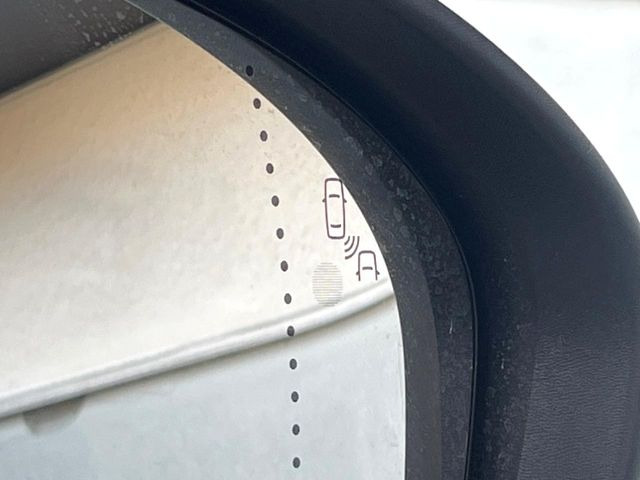 ���u���C���h�A�V�X�g�Z���T�[:���p����̎Ԃ����m���A�h���C�o�[���Ԑ��ύX���s���ۂɁA�x�����Ƌ��ɒ��ӂ𑣂��Ă������S�x���@�\�ł�!