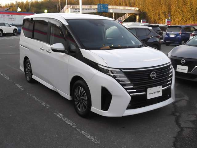 セレナ1.4 e-POWER ハイウェイスターV
