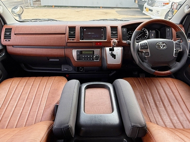 ハイエースバン