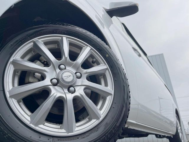 �y�����C���`�A���~�z�C�[���z�O�ςɃ}�b�`�����A���~�z�C�[���𑕒����Ă���܂��B�e��A���~�z�C�[����A�X�^�b�h���X�^�C�����戵�����Ă���܂��B���񂲑��k����������