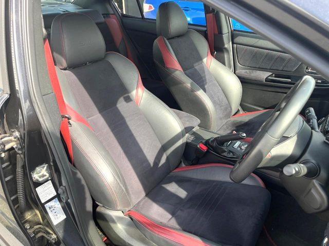 �y�n�[�t���U�[�V�[�g�z�������ƍ���S�n�𗼗������l�C�̃V�[�g���w�ʁE���ʂ̃t�@�u���b�N�f�ނ́A�ʋC���̗ǂ��⊊��ɂ����ɗD��Ă��܂��B�C���╞���ɍ��E���ꂸ���K�ɂ���肢�������܂��B