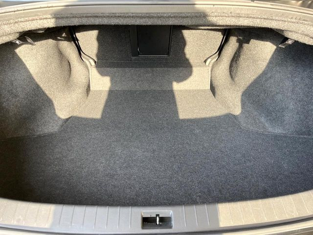 ���i�̂���������ʋ΁A���}���ɏ\���ȉ׎��X�y�[�X���m�ۂ��Ă���܂��B