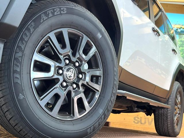 �y����18�C���`�A���~�z�C�[���z�O�ςɃ}�b�`���������A���~�z�C�[���𑕒����Ă���܂��B�e��ЊO�A���~�z�C�[����A�X�^�b�h���X�^�C�����戵�����Ă���܂��B���񂲑��k����������