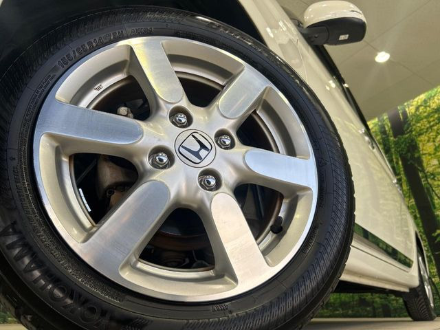 �y����14�C���`�A���~�z�C�[���z�O�ςɃ}�b�`���������A���~�z�C�[���𑕒����Ă���܂��B�e��ЊO�A���~�z�C�[����A�X�^�b�h���X�^�C�����戵�����Ă���܂��B���񂲑��k����������