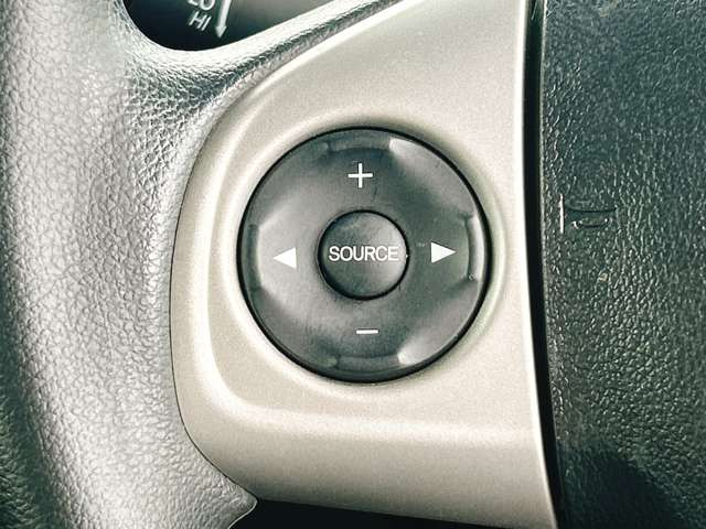 �y�X�e�A�����O�X�C�b�`�z�n���h���̃{�^���ŊȒP�Ƀi�r�̉��ʂ�`�����l������\�ł���