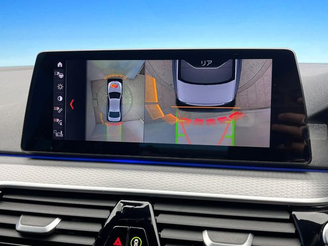 ���p�m���~�b�N�r���[���j�^�[:��p�̃J�����ɂ��A�ォ�猩���낵���悤�Ȏ��_��360�x�N���}�̎��͂��m�F���邱�Ƃ��ł��܂������p�������m�F���₷���A�����ꏊ�ł̐؂�Ԃ��⒓�Ԃ��X���[�Y�ɍs���܂��B