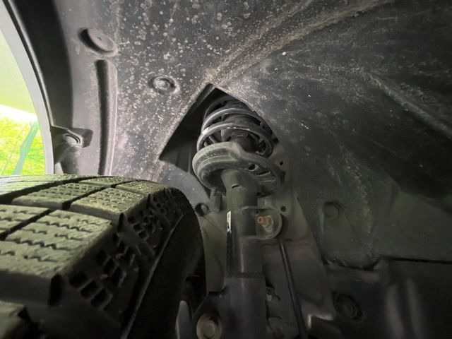 お車を安心してお乗りいただく為には、足回りの定期点検が欠かせません。サービスサポート(有償保証)では無料点検もご提供しており、安心のカーライフをお過ごしいただけるサポート体制が整っています。