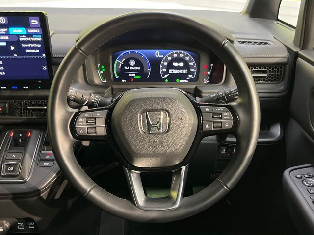 �y�����v�����X�e�A�����O�z�㎿�Ȋv���g�p���邱�ƂŁA��ɂ����������݂ƂĂ��^�]���₷���n���h���ł���