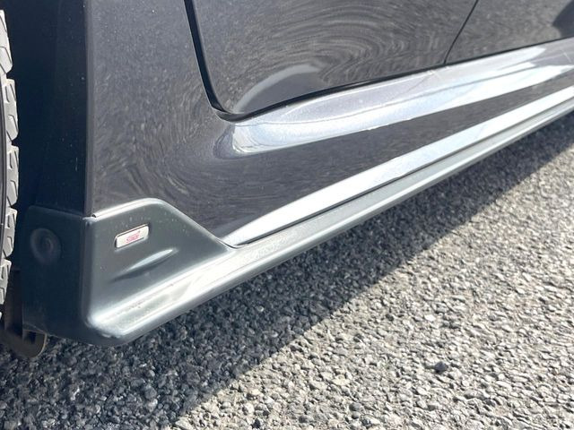 �ySTI�X�^�C���p�b�P�[�W�z�t�����g�E�T�C�h�E���A��STI�̃G�A���œ���B�O�ς̃X�|�[�e�B�[�����ۗ������Ă���邾���łȂ��A�������s���̋�̓o�����X���œK�����Ă���܂��B