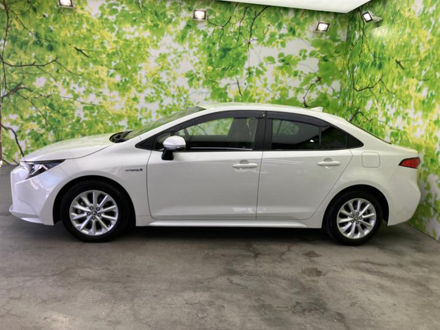 カローラ1.8 ハイブリッド S