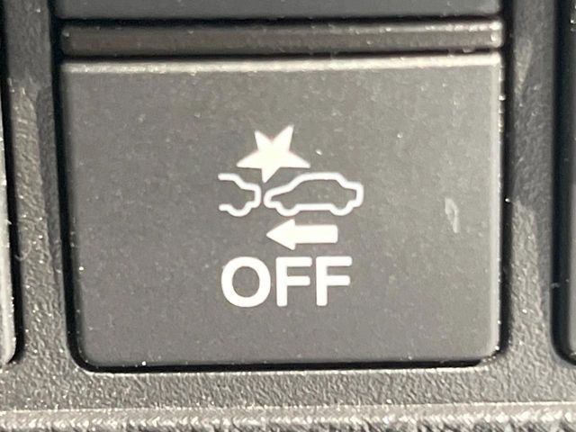 �y�z���_�Z���V���O�z���s���ɑO���̎ԗ�����F�����A�Փ˂������Ȏ��͌x��ƃu���[�L�ŏՓˉ���Ɣ�Q�y�����A�V�X�g�B�����S�Ƀh���C�u�����y���݂��������܂��B