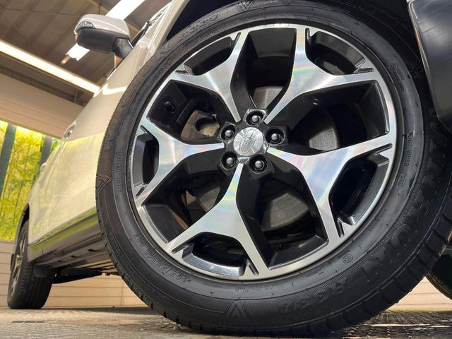 �y����18�C���`�A���~�z�C�[���z�O�ςɃ}�b�`���������A���~�z�C�[���𑕒����Ă���܂��B�e��ЊO�A���~�z�C�[����A�X�^�b�h���X�^�C�����戵�����Ă���܂��B���񂲑��k����������