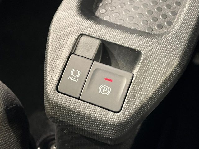 �y�I�[�g�u���[�L�z�[���h�z�M���҂���a�؂Œ�Ԏ��Ƀu���[�L���瑫�𗣂��Ă��A��~��Ԃ�ێ����Ă���܂��B�O�i����Ƃ��̓A�N�Z���𓥂߂Ύ����ŉ��������̂ň��S��X���^�]���y�ɂȂ�܂���