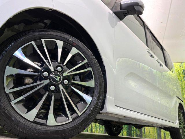 �y����15�C���`�A���~�z�C�[���z�O�ςɃ}�b�`���������A���~�z�C�[���𑕒����Ă���܂��B�e��ЊO�A���~�z�C�[����A�X�^�b�h���X�^�C�����戵�����Ă���܂��B���񂲑��k����������